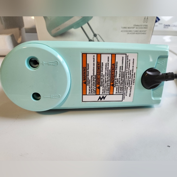 KitchenAid 5 Speed Hand Mixer | Without Beaters | KHM512 - Picture 3 of 4